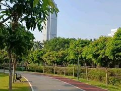 -万绿园