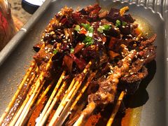 -沪小二炭火蛙锅(淮海中路美食不夜城店)
