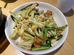 -关东小磨东北菜(上海长风大悦城店)