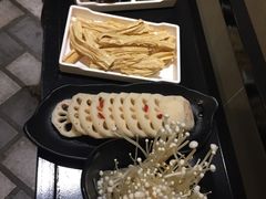 -重庆爽翻天老火锅(临平万达广场店)