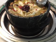 -南渝食府.墨脱石锅松茸鸡