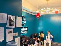 -荒岛实景沉浸密室(江汉路1店)