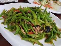 -鸿运美食府