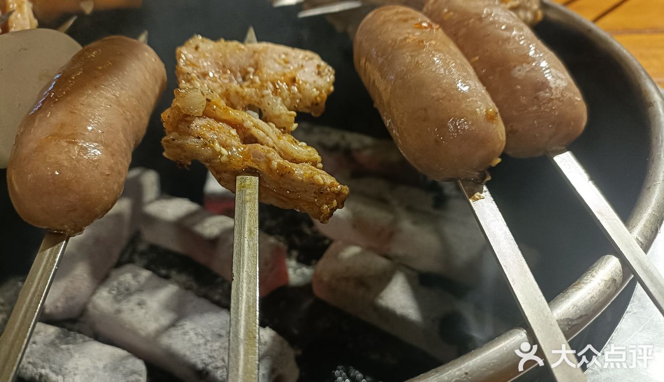 李家水浒烤肉，总店VS分店，谁更胜一筹呢？[调皮][调皮][调皮]