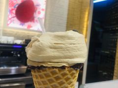 三种口味蛋筒冰激凌-VENCHI 闻绮(北京国贸商城店)