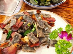 -亮欢寨酸汤鱼(沙冲路店)