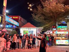 -三亚火车头万人海鲜广场