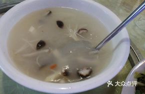 Wild Mushroom and Pork Stir-Fry Soup