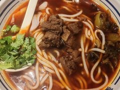 招牌红煨牛腩粉-鑫花溪牛肉米粉(文星广场店)