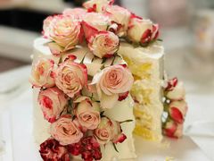 粉色鲜花蛋糕-艾加柒克蛋糕茶歇甜品台(春熙路店)