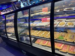 面包甜点陈列柜-乔哥铭洋海鲜自助(皇城恒隆广场店)