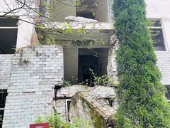 -四川汶川特大地震漩口中学遗址
