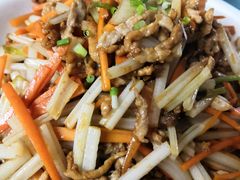芹菜肉丝-中元酒楼侏儒三蒸(建新东区店)