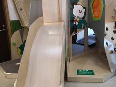 -乐融婴幼儿成长中心(四季青校区)