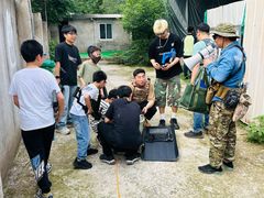 -东湖小天池真人CS彩弹野战基地