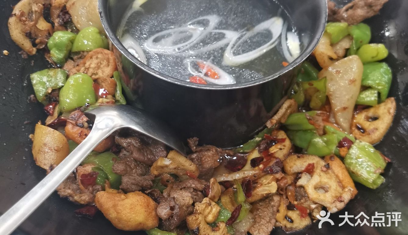 3.5折88元干锅牛肉拼汤锅，第一次吃这种，惊喜！