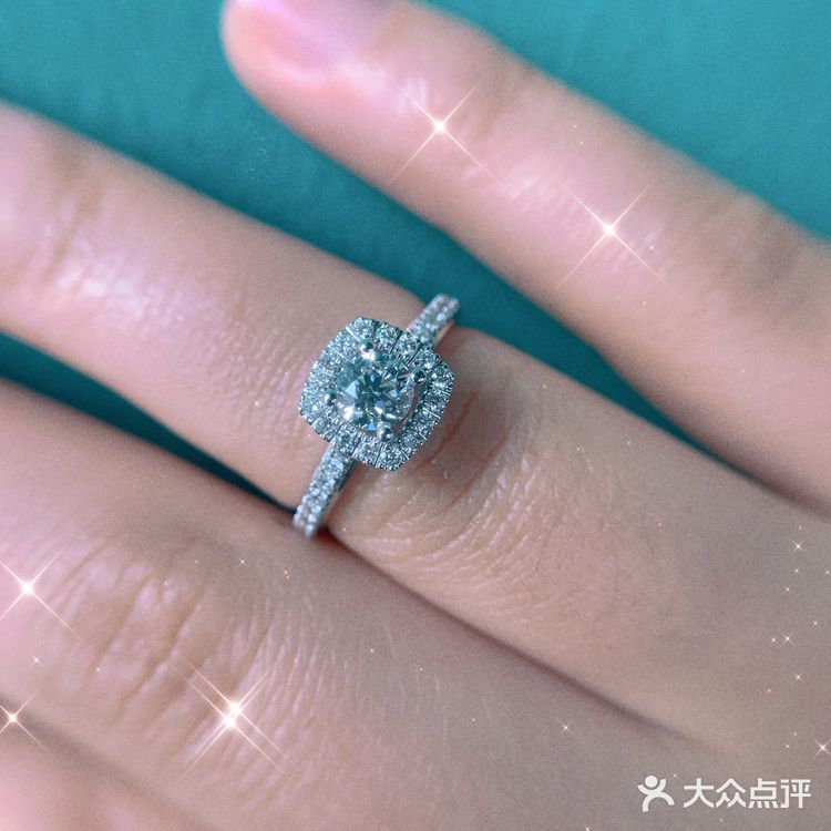 充满🔥满满诱惑力的钻戒
