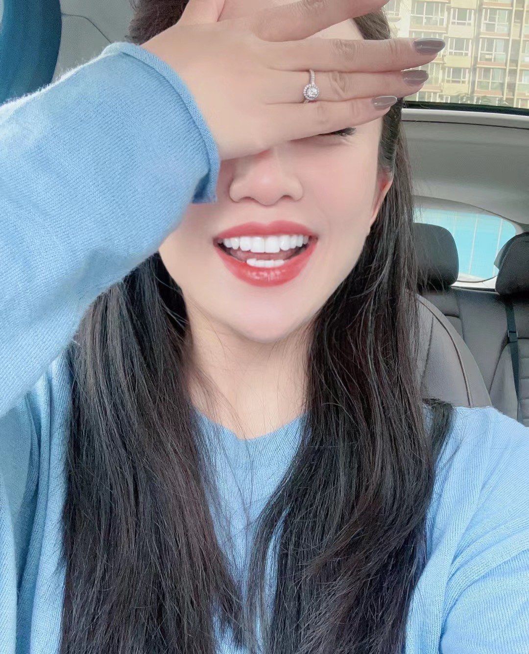 微笑的高级感来自一口大白牙