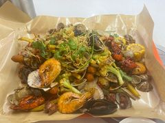 -老东镇啤酒屋海鲜加工·蒸汽海鲜·海鲜烧烤(台东店)