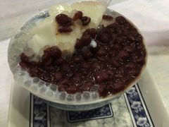 红豆西米鲜奶-百花传统甜品店(原址店)