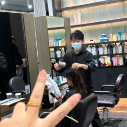 -苑苑发型设计