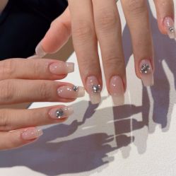 -花系美·美甲美睫精品店