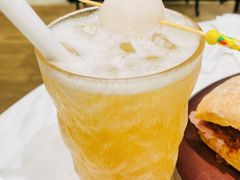 荔枝白茶冰茶-théATRE茶聚场·餐厅(环球金融中心店)