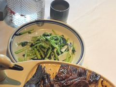 -八府香鸭·啫啫煲(华山路店)