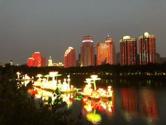 -万绿园