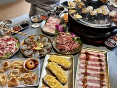 -围炉肉舍•炭烤活鳗•丹东海鲜烤肉(步行街店)