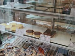 面包甜点陈列柜-老梦面包 CHEZMOREL(三源里店)