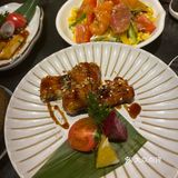 如果美食不能完全治愈悲伤，至少它可以稀释一部分
