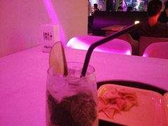 -樱花里音乐餐吧·牛扒椰子鸡(东圃店)