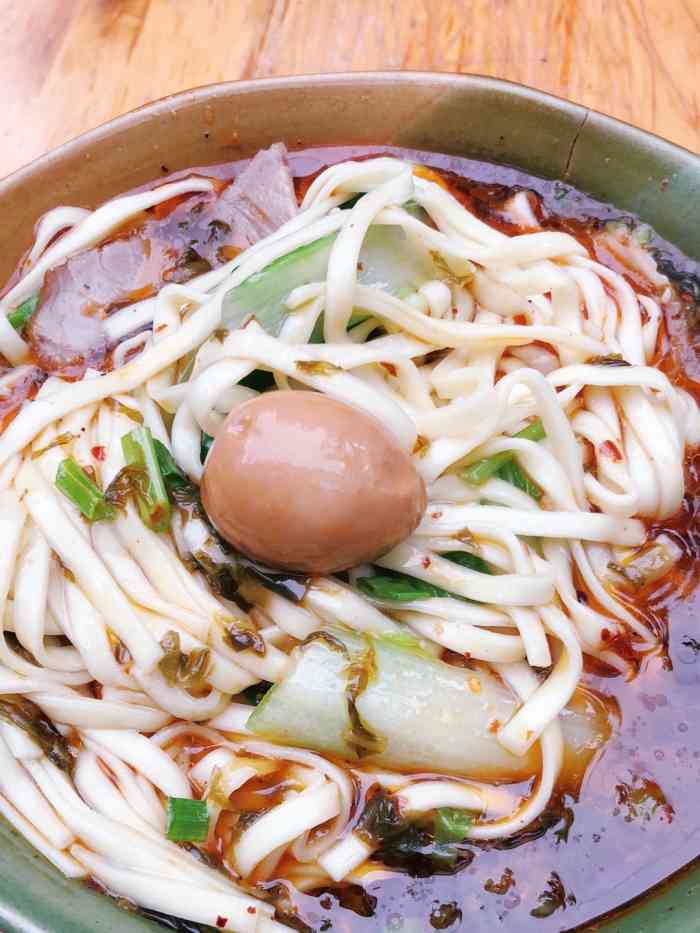 杨登金金牌卤肉面(怡福路店)-"个人觉得口味有点淡,生意非常好,价格也