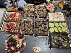 -围炉肉舍•炭烤活鳗•丹东海鲜烤肉(步行街店)