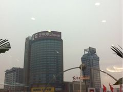 落地窗外-星巴克(潍坊泰华广场店)