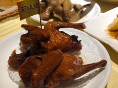 招牌烤乳鸽-石岐佬中山菜馆(张溪店)