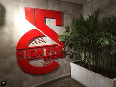 -HIGH FIVE哈福手工汉堡(桂林路店)