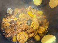 铁锅炖小鸡-冰城焰会大丰收铁锅炖(萝岗万达金街店)