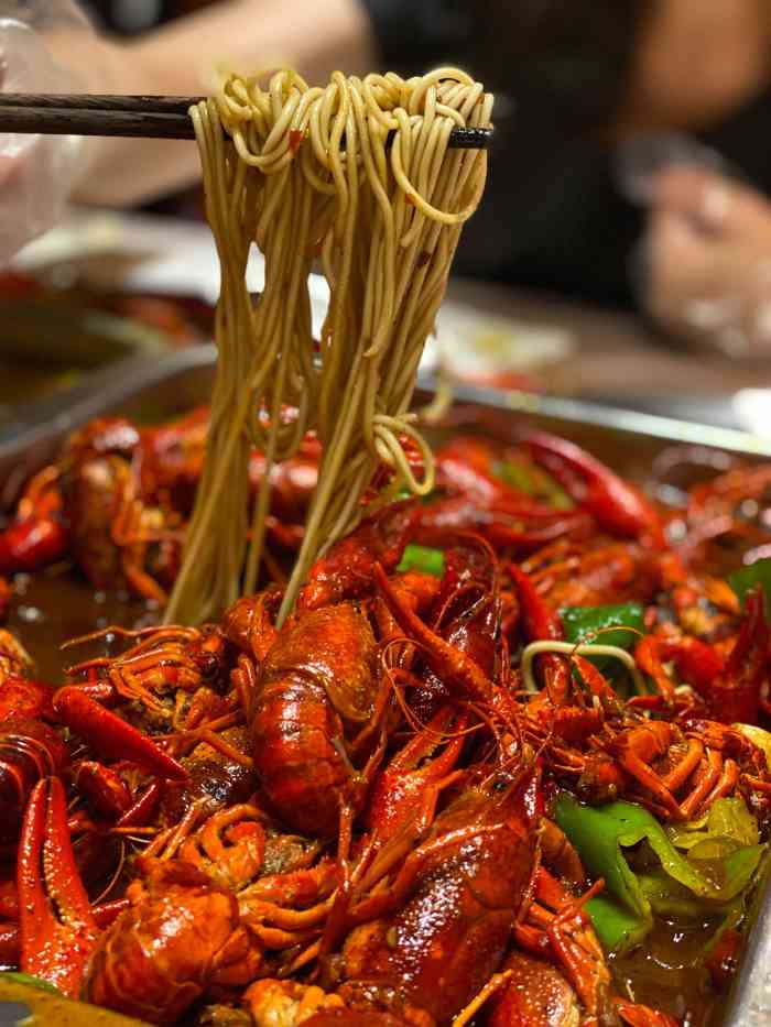 阿木龙虾(安波路店)-"阿木不会错总店排队人太多 而且隔壁的烧.