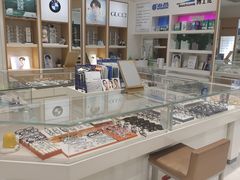 -光明眼镜·蔡司授权(九亭U天地店)