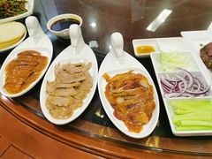 -大鸭梨烤鸭店(金顶街店)