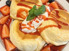 草莓奶油苏芙蕾-UPPER KITCHEN(延安路店)