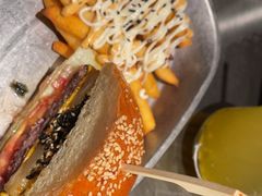 -三勾JJJ Burger&Coffee(梅溪湖店)