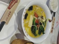 -渝是乎酸菜鱼·川渝小炒(新世界百货望京店)