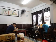 大堂-长人馄饨铺(解放街店)