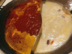 -鹿鸣山草本茶香火锅(园西路店)