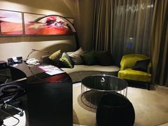 -上海滴水湖皇冠假日酒店