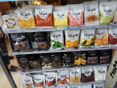 -全家便利店(襄阳南路店)