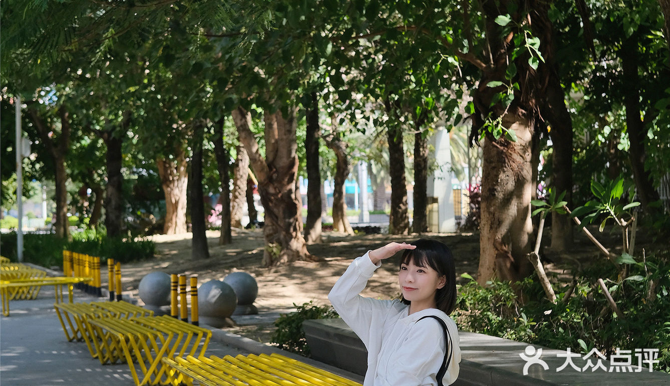 ⽆语了[流汗]买奶茶送的东⽅冰茶显眼包太能装了吧